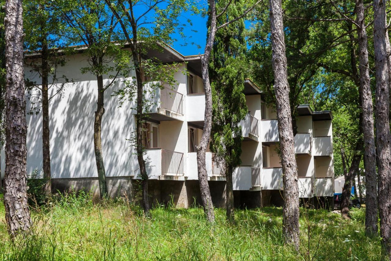 Holiday Resort Kacjak Dramalj Exterior foto