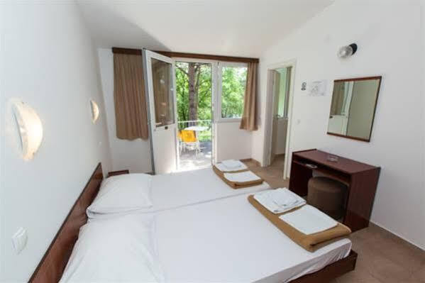 Holiday Resort Kacjak Dramalj Exterior foto